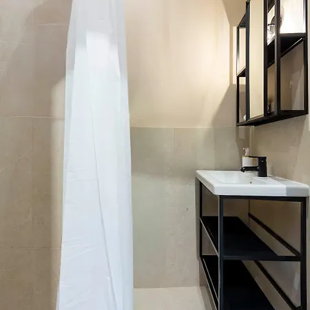 Loft Spacieux Pour 10 Personnes Avec Terrasse بيت للعطل