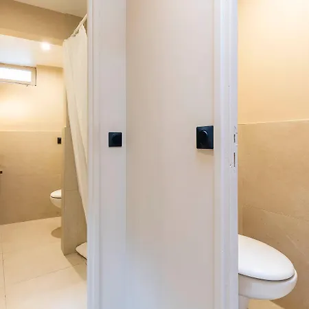 Loft Spacieux Pour 10 Personnes Avec Terrasse * نيس