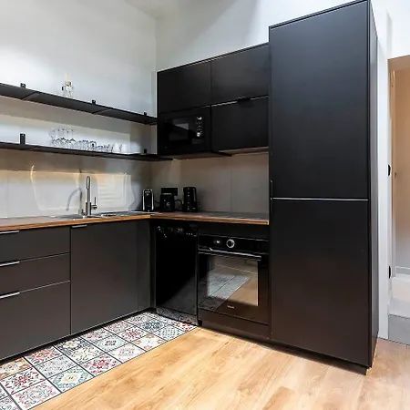 Loft Spacieux Pour 10 Personnes Avec Terrasse بيت للعطل