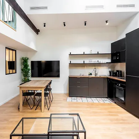 Loft Spacieux Pour 10 Personnes Avec Terrasse نيس