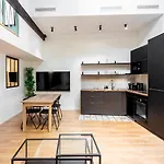 Loft Spacieux Pour 10 Personnes Avec Terrasse 尼斯